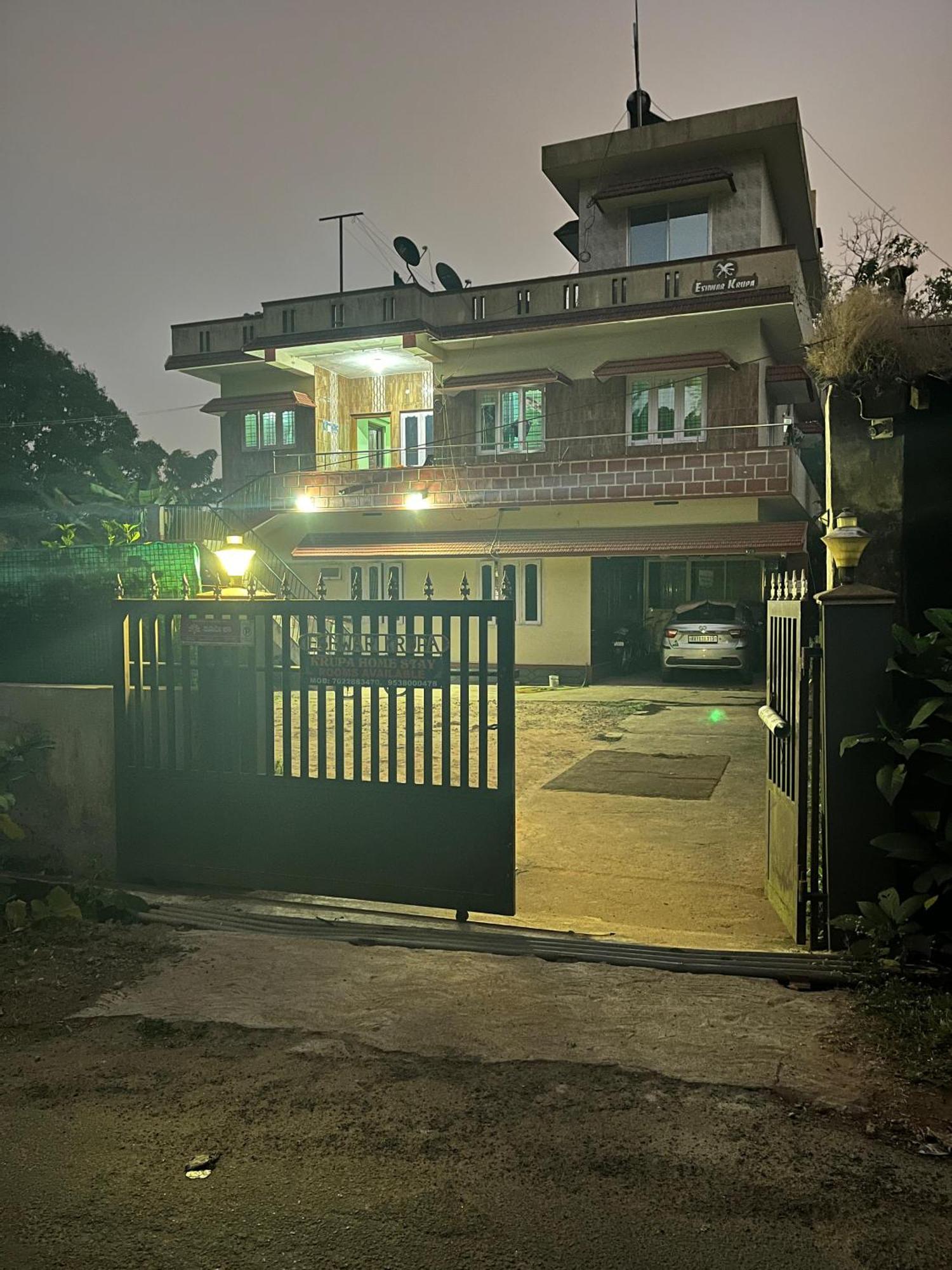 Eshwarkrupa Homestay Madikeri Εξωτερικό φωτογραφία