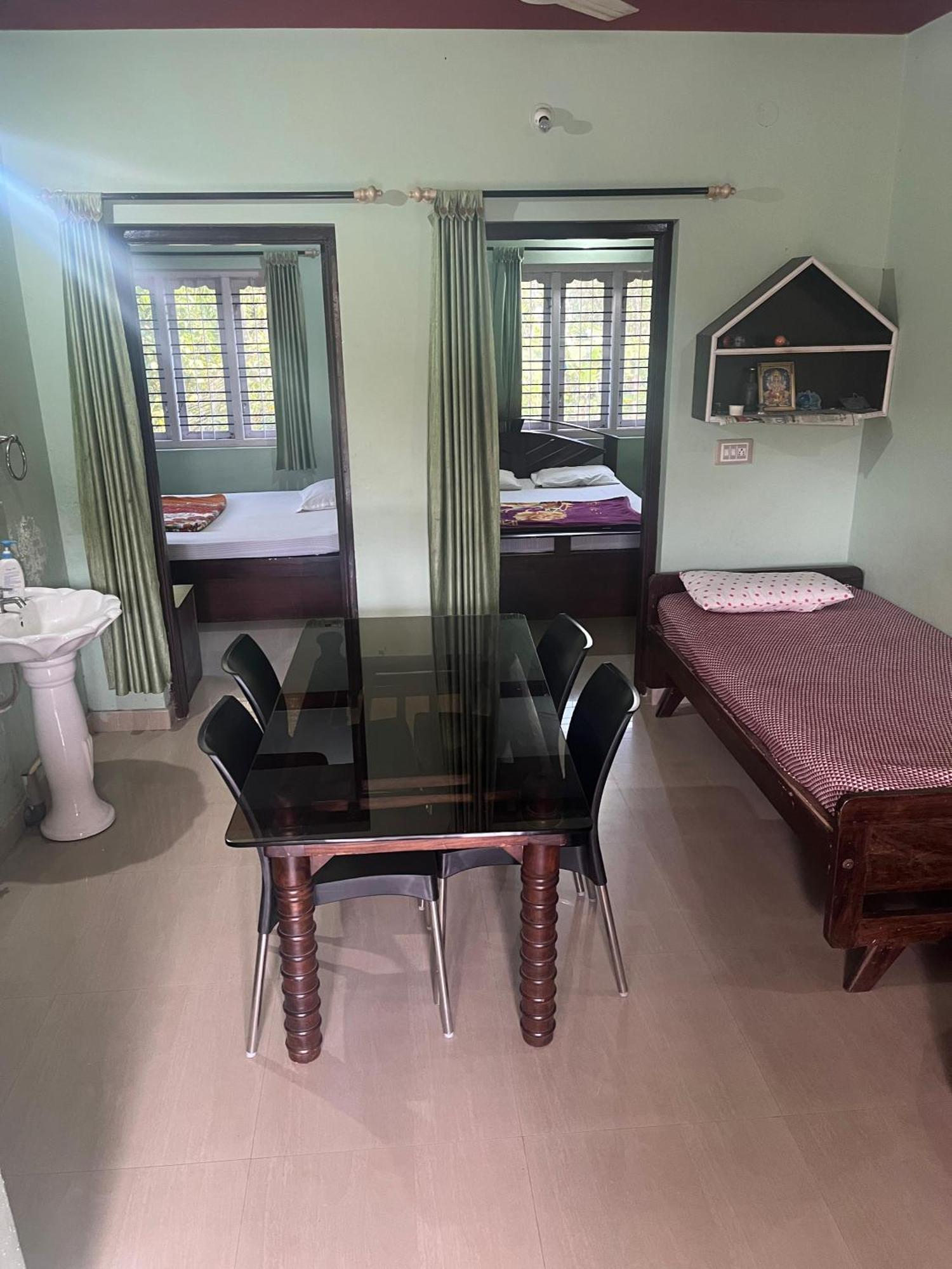 Eshwarkrupa Homestay Madikeri Εξωτερικό φωτογραφία