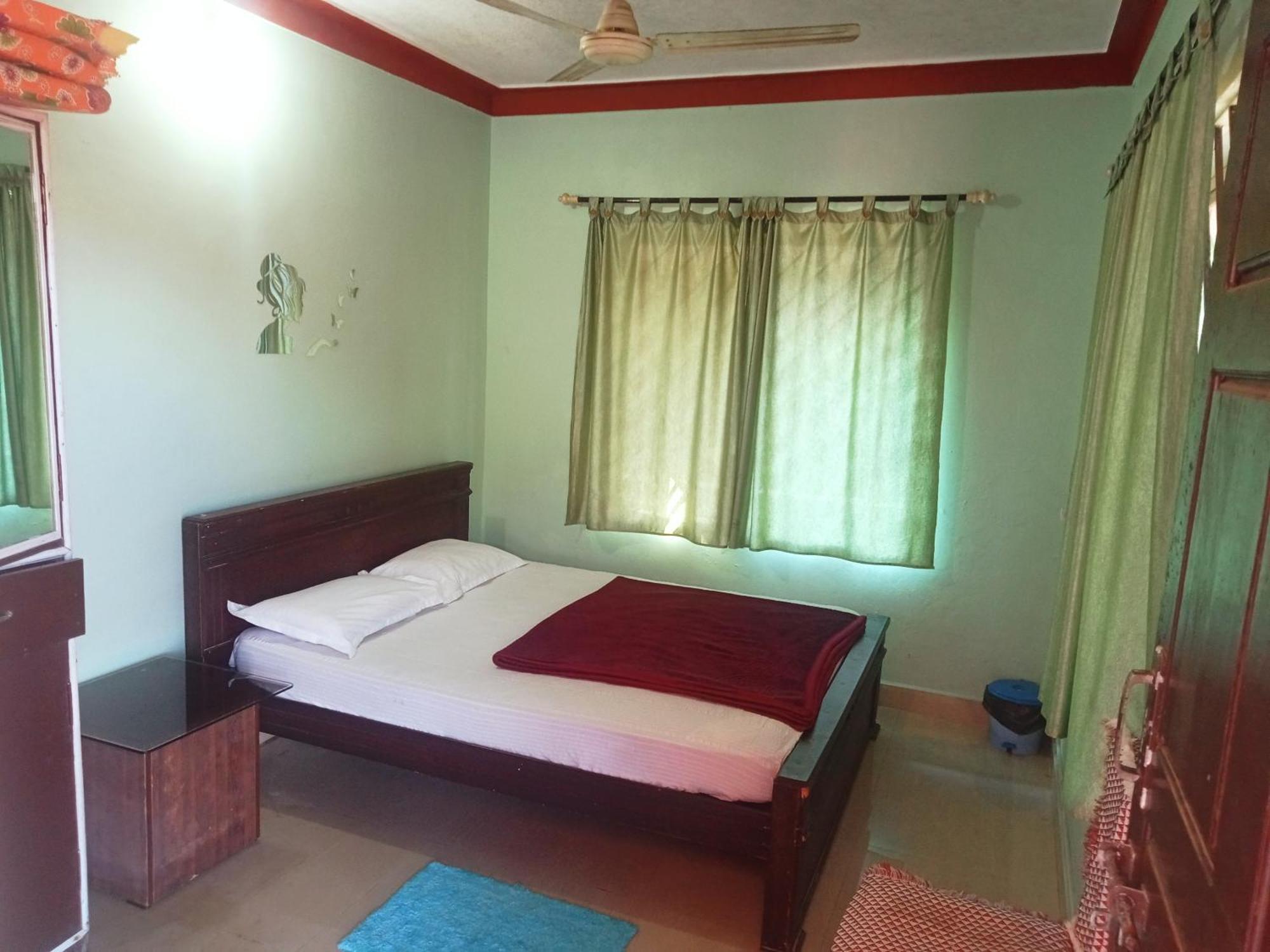 Eshwarkrupa Homestay Madikeri Εξωτερικό φωτογραφία