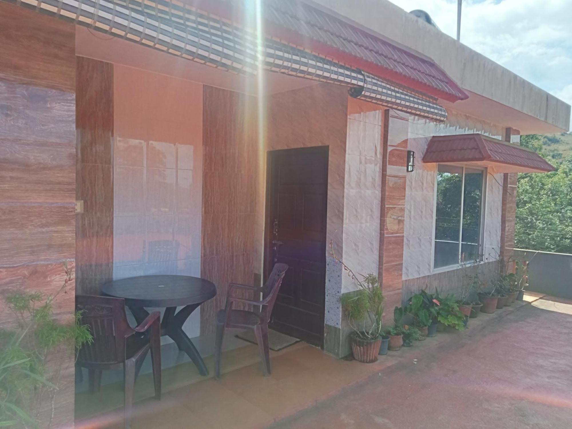 Eshwarkrupa Homestay Madikeri Εξωτερικό φωτογραφία